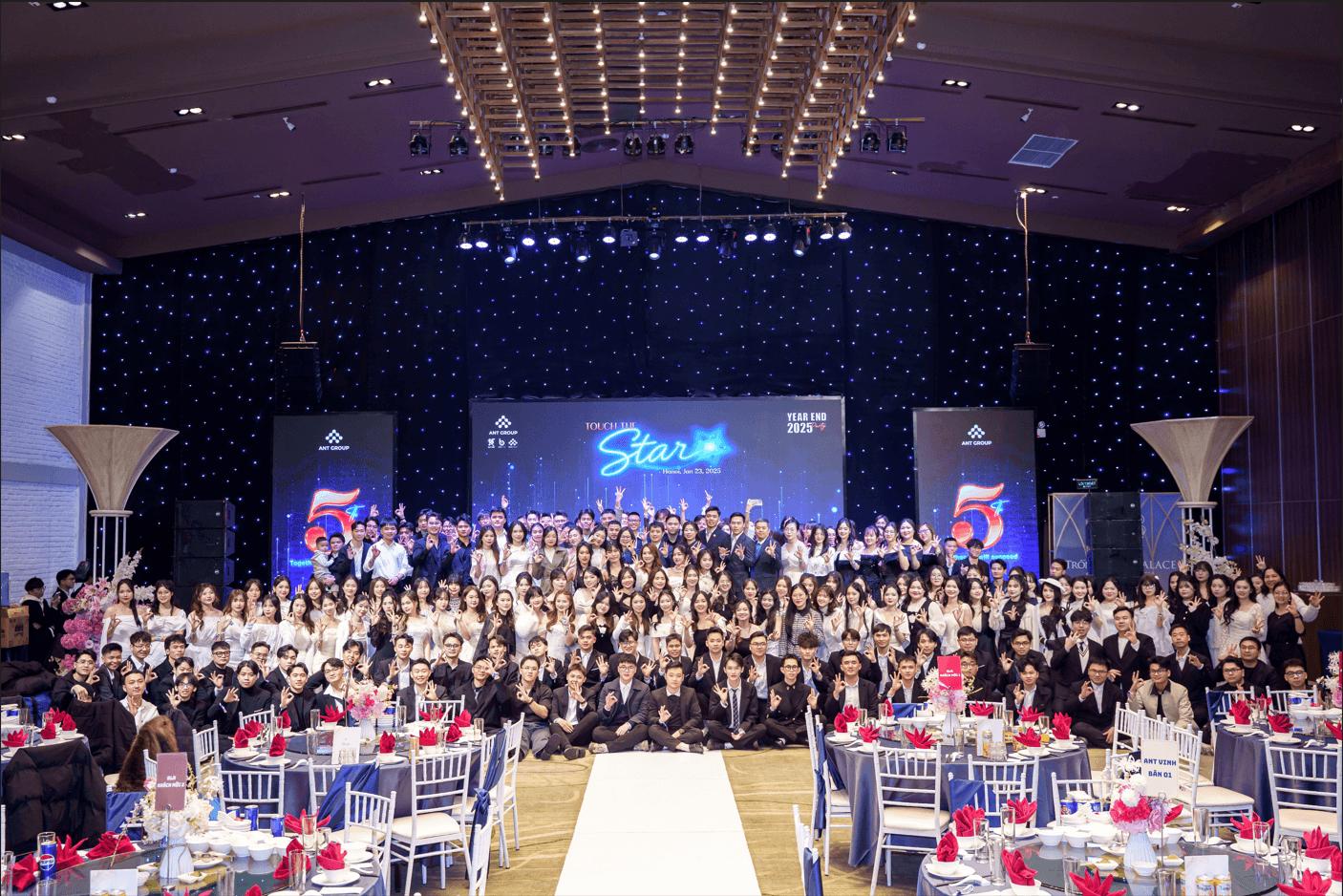 YEAR END PARTY 2025  – TOUCH THE STAR - THE 5-YEAR MILESTONE OF ANT GROUP